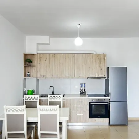 Apartment Vloravista - Above The Trees Vlore